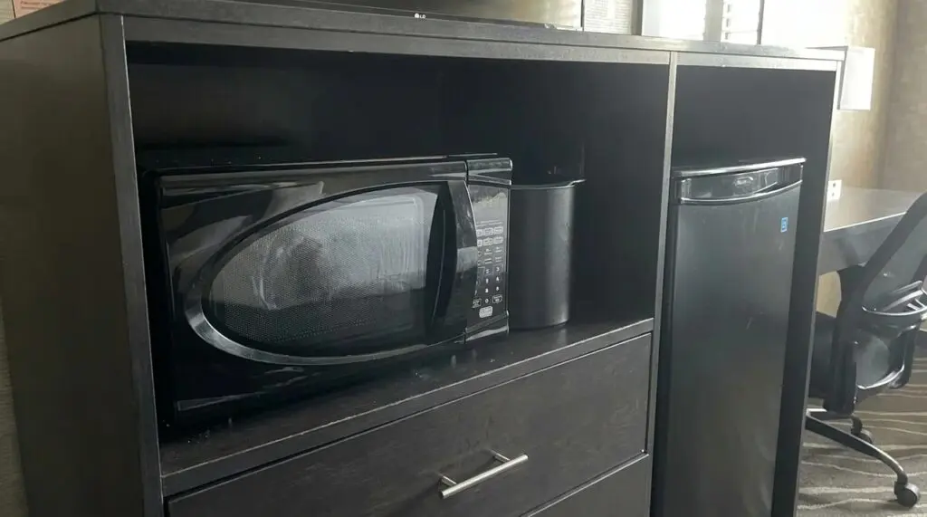 Up close image of the microwave and mini-fridge at Best Western Plus Park Place Inn.