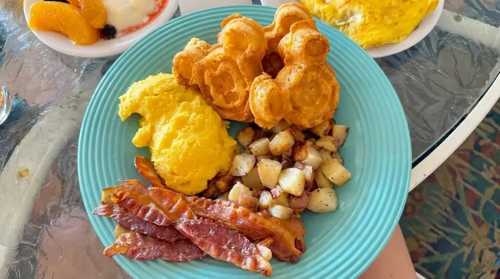 Plaza Inn Character Dining Breakfast with Minnie and Friends
