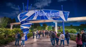 Disneyland in August 2026: Crowds, Events, Heat Strategy, and Exactly When to Go