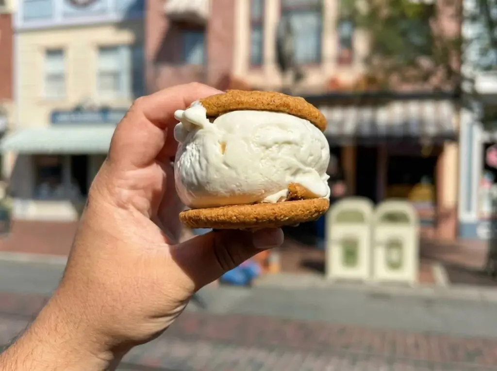 Ice Cream Sandwhich at Disneyland Resort, Secret Menu Hack
