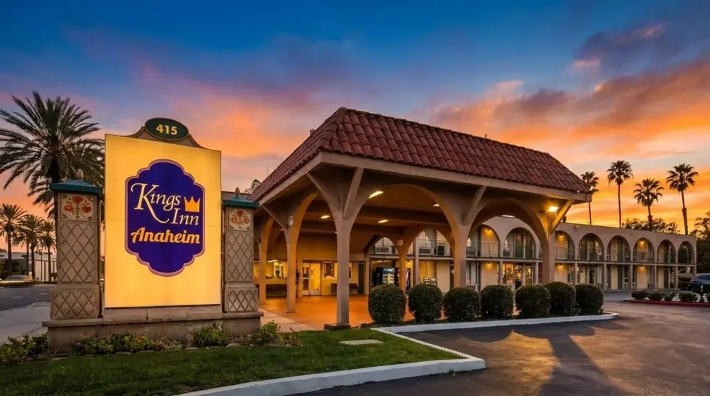 Kings Inn Anaheim at Sunset