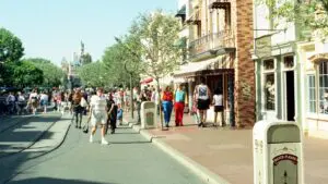 Disneyland Trip Cost for a Family of 4 (2026): Budget, Mid & Premium Breakdown